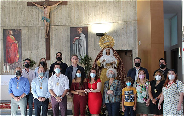 La Hermandad de la Santa Cena y la Virgen de la Victoria celebró su Eucaristía de Pascua
