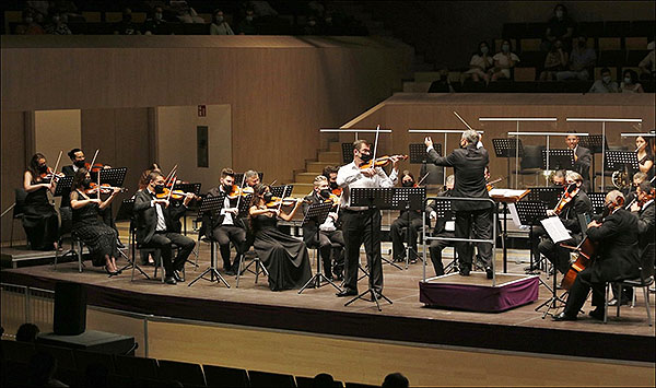 S. Tkach y J.F. Sánchez brillan junto a la Sinfónica de Torrevieja.