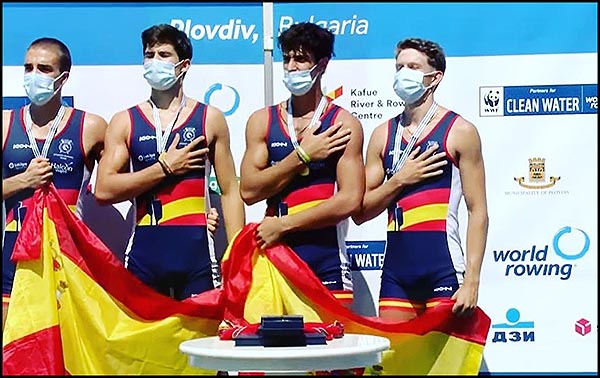 El equipo juvenil de remo, entrenado por el torrevejense Moncho Ferrer, se proclama Campeón del Mundo