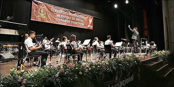 La Unión Lírica Orcelitana de Orihuela, dio un magnífico concierto en el Teatro