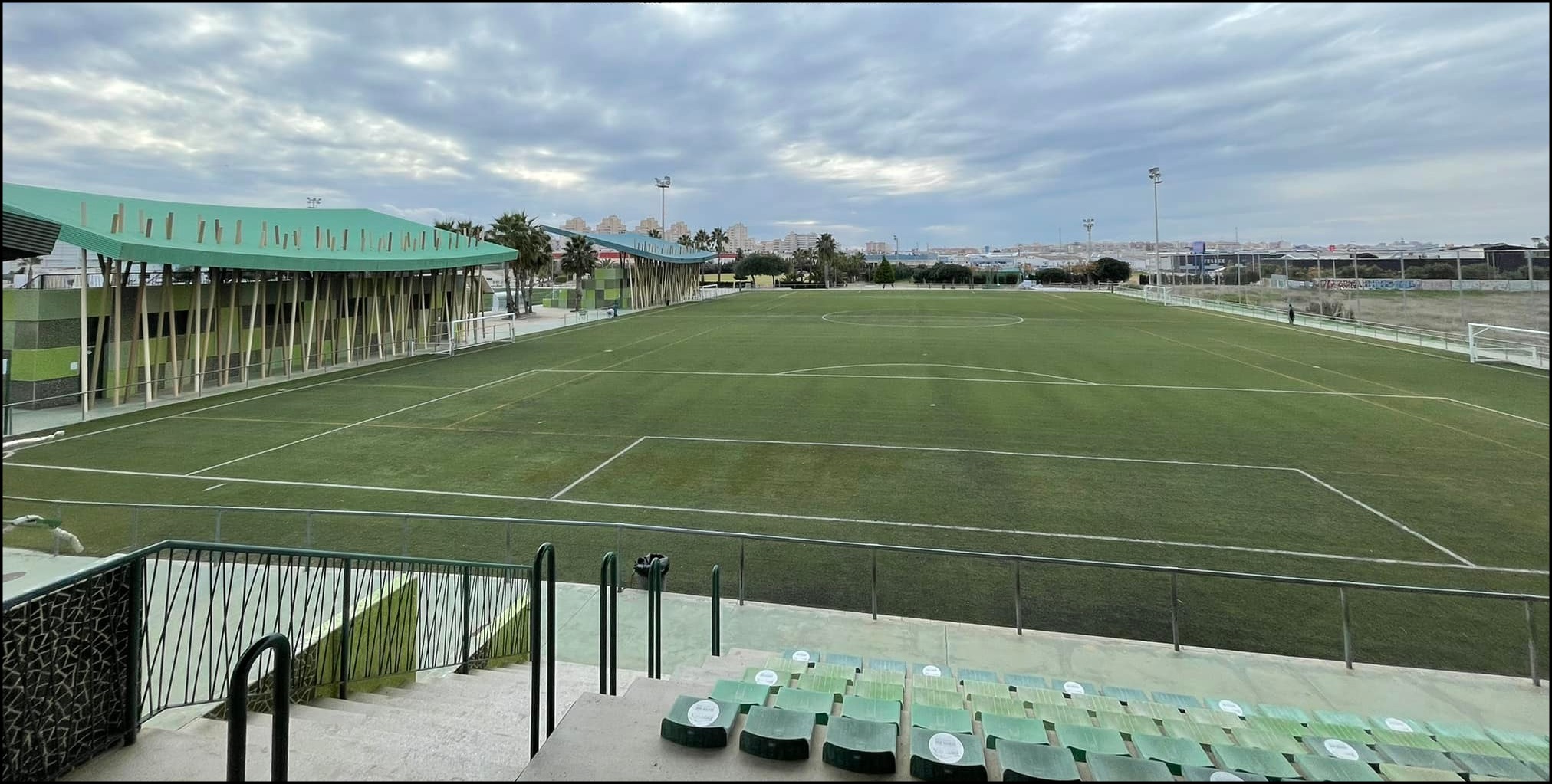 Hoy se inician las obras del cambio del césped artificial del campo de fútbol “Nito”