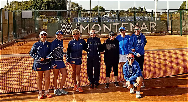Tenis: Las Veteranas+40 de CT Torrevieja debutan en su grupo con victoria.