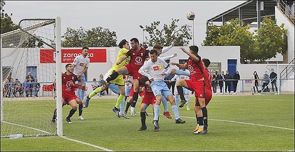 El Torrevieja deja escapar una oportunidad de oro.