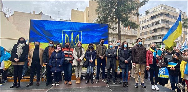 Miles de Personas se concentraron ayer en Torrevieja para condenar la invasión de Rusia a Ucrania