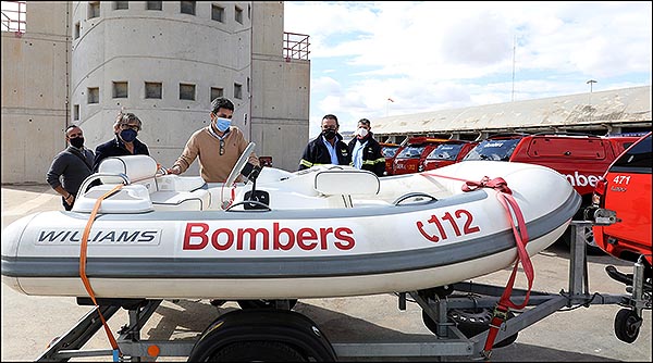 El Parque de Bomberos de Torrevieja, recibirán nuevos vehículos para el mejor desarrollo de su actividad.