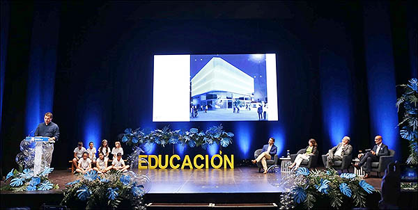 El alcalde presentó anoche el futuro edificio que albergará la Sede de la Universidad de Torrevieja y las dependencias de Agamed