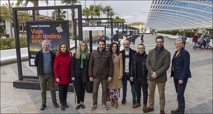 El paseo Vista Alegre acoge la exposición fotográfica “Viaje a un destino singular”