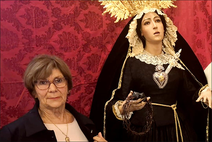 La Junta Mayor de Cofradías concede su «Capirote de Oro» a Mercedes Mateo