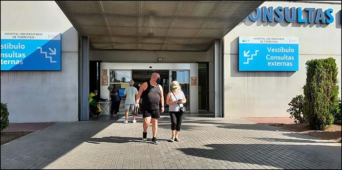 El servicio de urología del hospital universitario de Torrevieja consolida su plantilla con una nueva jefa de servicio, docencia y siete especialistas