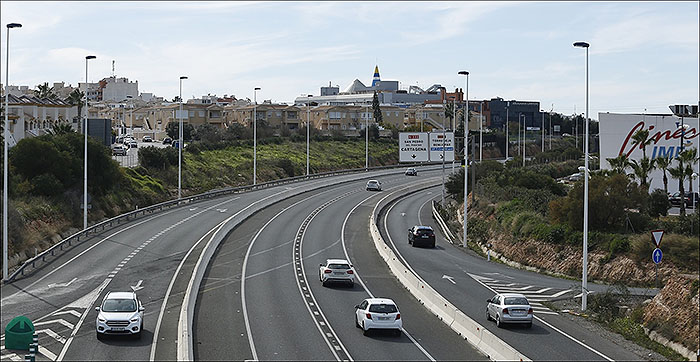 Hoy comienzan los trabajos de mantenimiento del alumbrado de la n-332 a su paso por Torrevieja
