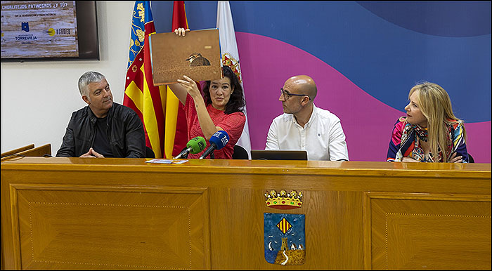 La concejalía de educación programa actividades en las aulas para el cuidado y la protección del chorlitejo patinegro