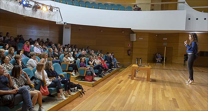 Ana María Bermejo volvió al palacio con una charla sobre el amor que no dejó indiferente a nadie