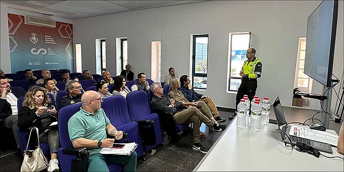 Reunión en Torrevieja para determinar la organización y seguridad de La Vuelta Femenina.