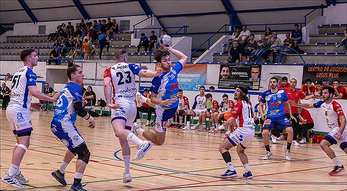 Balonmano: El Mare Nostrum no puede competir ante el líder (13-23)