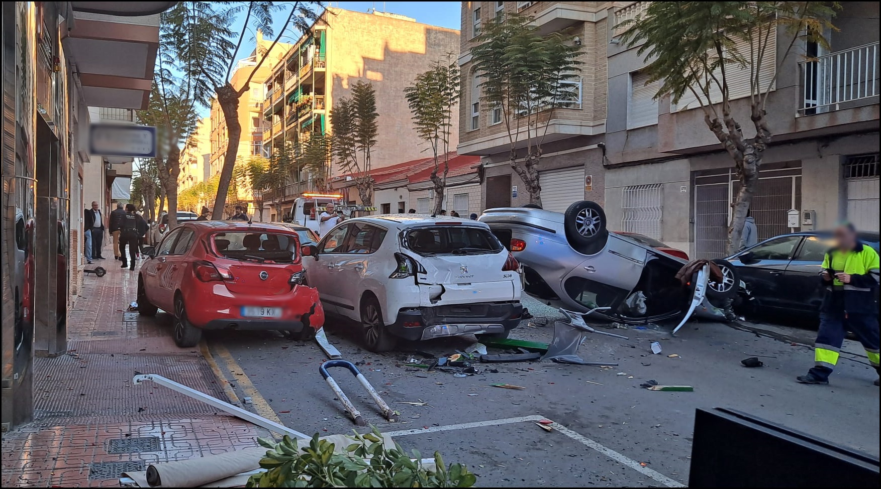 Última hora: Aparatoso accidente en Calle Caballero de Rodas