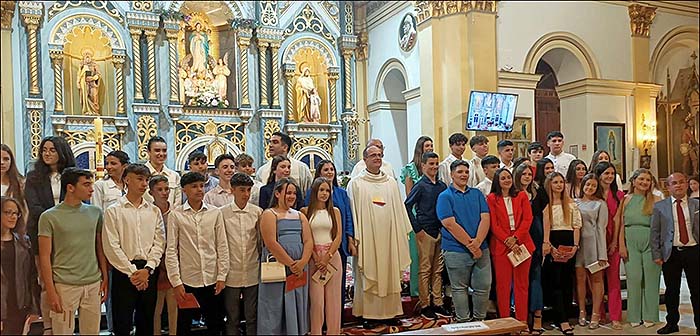 Treinta  y seis jóvenes se reafirmaron en su fe, con el Sacramento de la Confirmación.
