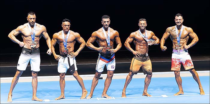 El torrevejense Ismael Llach, medalla de oro de la AMIX CUP 2023 de IFBB Pro Valencia celebrado en Torrevieja