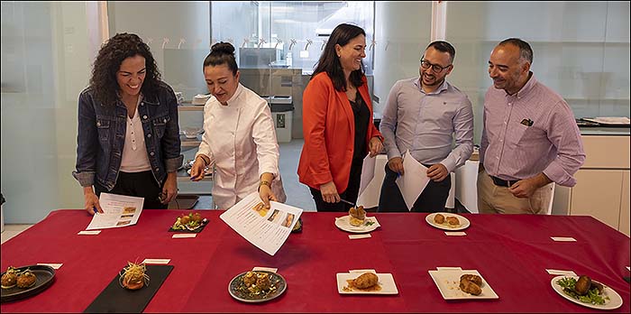 Trece establecimientos participan desde hoy lunes 15 al domingo 21 de mayo en la tercera edición de “Croqueteando por Torrevieja”