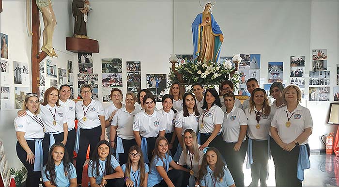El Inmaculado Corazón de María recorrió las calles del Barrio de la “Punta”, en el “Rosario de la Aurora”