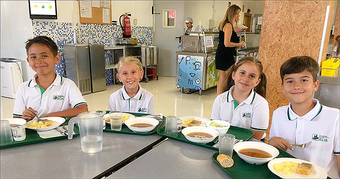 Comedores escolares de la Vega Baja se adaptan a las tendencias saludables con comida casera, producto local y cocina sostenible.