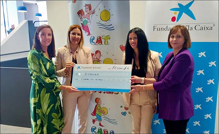 Apanee, recibe una donación para apoyar el proyecto Escuela de Autonomía Eaco, por valor 4.000€