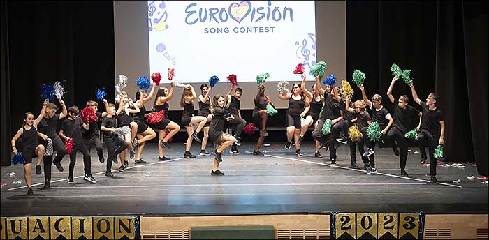 Espectacular graduación de alumnos del Colegio Cuba, al ritmo de “Eurovisión”