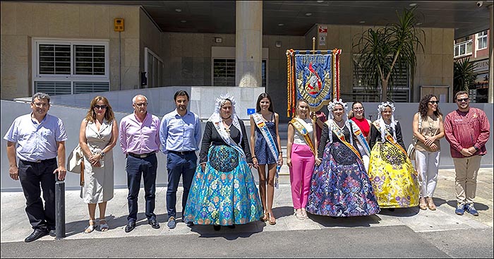 Una espectacular “mascletá” anunció la cremá de la hoguera “Molinos de Calvario”