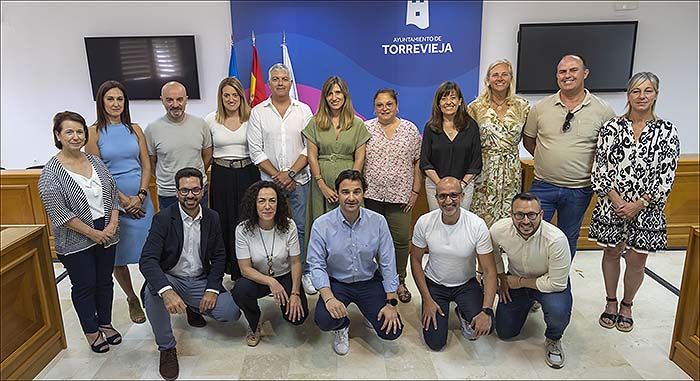 Eduardo Dolón anuncia las delegaciones de los concejales del nuevo equipo de gobierno.