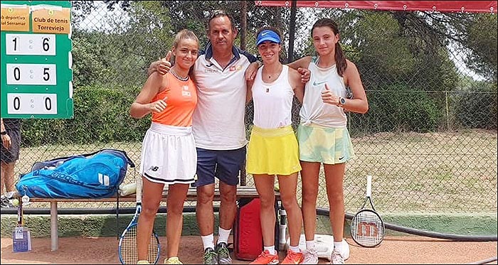 Los dos equipos cadetes del CT Torrevieja en cuartos de final del campeonato de España.