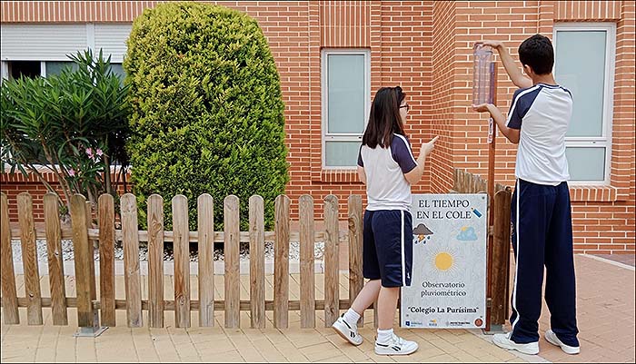 El Colegio “La Purísima” pone en marcha un observatorio pluviométrico.