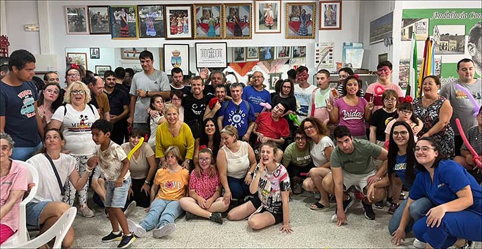 Apanee y Alpe, visitan la Asociación Cultural Andaluza, en su Semana Cultural.