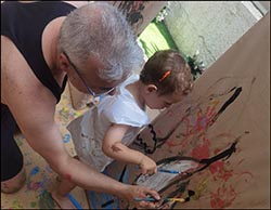 Víctor García trasmitió a los peques de la “Granota Verda”, la importancia de la expresión artística.