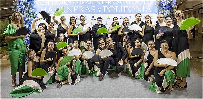 El coro Sinfonía de la Escuela Coral Municipal y la cantante Pasión Vega abren un Certamen que augura altas cotas cualitativas
