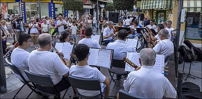 La Orquesta de Pulso y Púa «Cecilio Gallego» enamoró en las «Tardes de Habaneras»