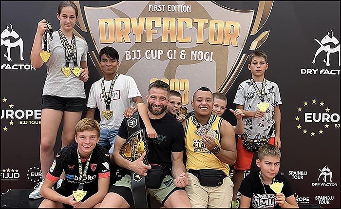 Once medallas para el Club de Lucha «Mano a Mano» en la Dryfactor Cup.