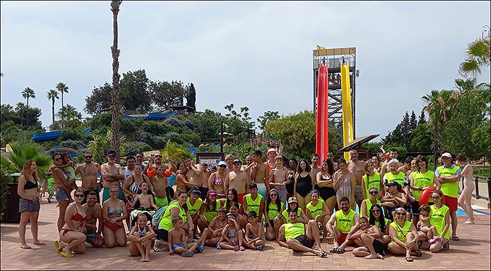 Más de 150 personas disfrutaron de un día de ocio “sin barreras” en Aquópolis Torrevieja.