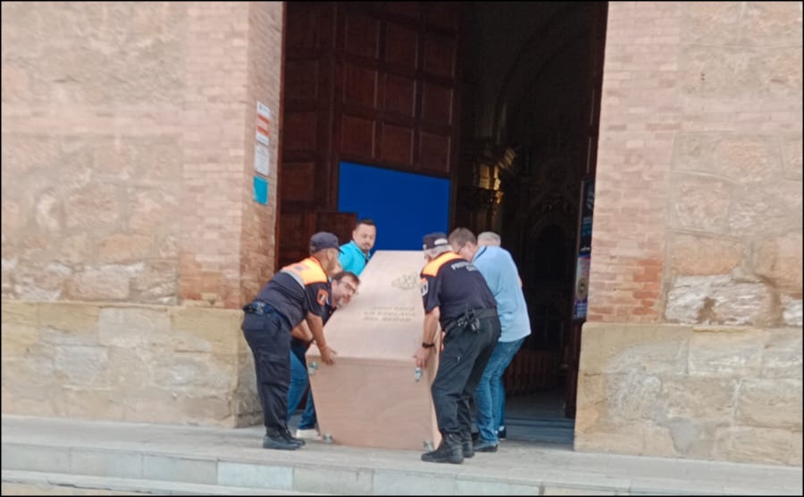 Minutos después de las 8:30h La Purísima salió de la ciudad para someterse a las anunciadas pruebas de radiodiagnóstico por imagen.