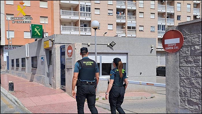 La Guardia Civil desmantela una banda que vendía drogas desde dos pisos del casco urbano de Torrevieja.