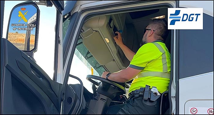 La Guardia Civil detiene en Torrevieja a un camionero por uso fraudulento de la tarjeta del tacógrafo