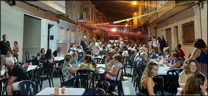 La Fiesta de la Espuma, puso fin a la Verbena de la Hoguera Molinos del Calvario