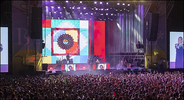 Con “Black Eyed Peas” llegó el delirio a “Brilla Torrevieja”
