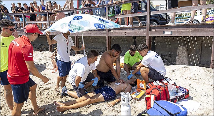 Gran expectación ante la realización de un simulacro de  rescate en la Playa de Los Locos