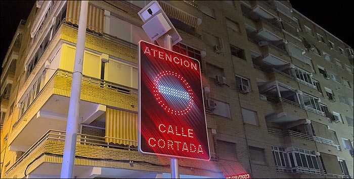 El Ayuntamiento instala señales de tráfico luminosas en varios puntos de la ciudad