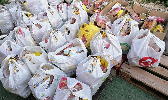 Adenis reparte más de 320 kilos de alimentos en agosto