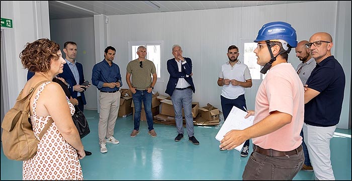 El secretario autonómico de educación y el director general de centros docentes se reúnen con el alcalde para tratar las necesidades educativas de Torrevieja