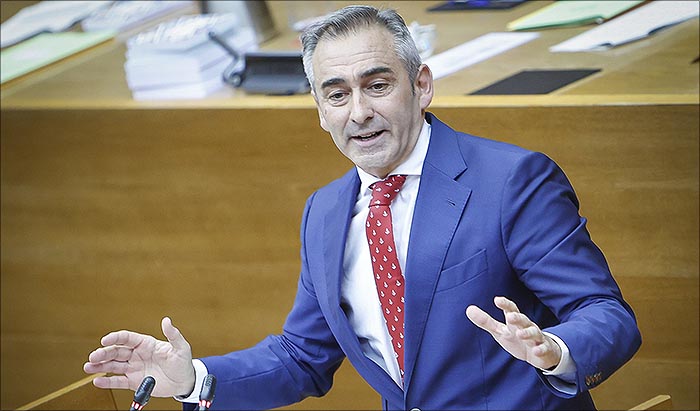 Barrachina: “Los socialistas valencianos traicionan a la Comunitat al apoyar a Sánchez para que las empresas vuelvan a Cataluña”