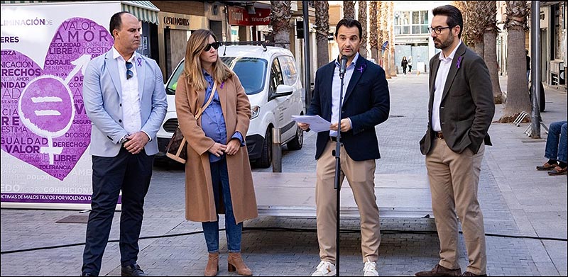Torrevieja celebró el Día Internacional de la Eliminación de la Violencia de la Mujer