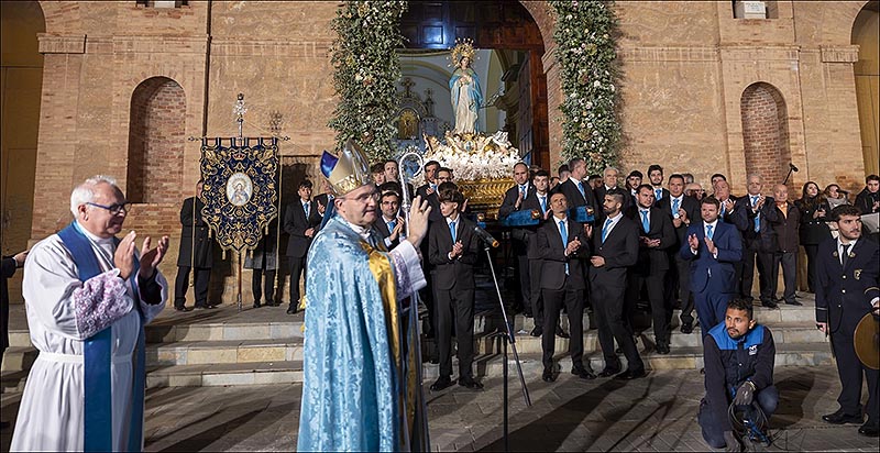 Torrevieja a los pies de su Purísima