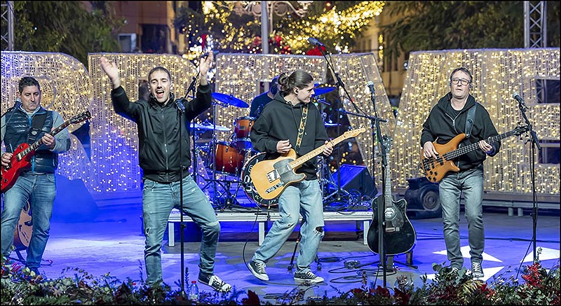 Locos por el “Loco” en el último concierto de Fiestas Patronales de Torrevieja