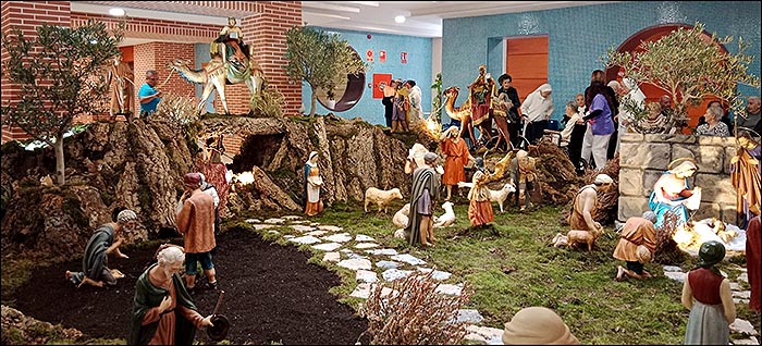 El colegio ‘’La Purísima’’ da comienzo a los actos navideños con la inauguración del Belén